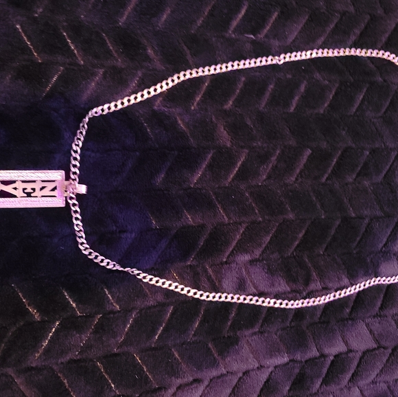 chain with pendant